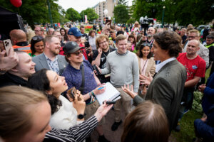 Justin Trudeau Raatihuoneenpuistossa